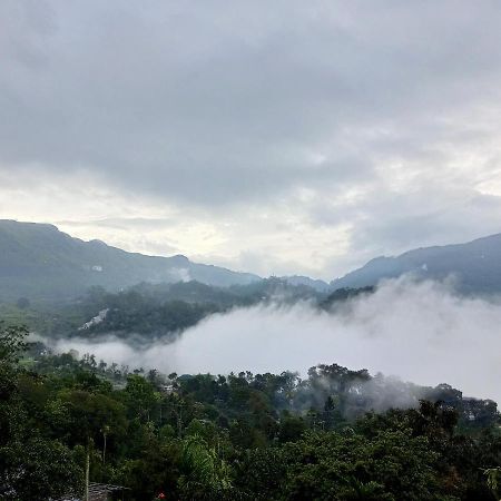 La Casa De Alexa Homestay Idukki Luaran gambar
