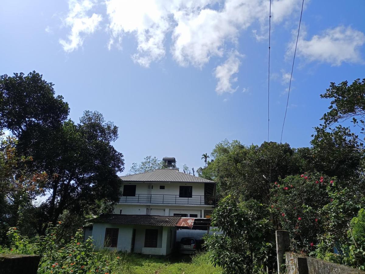 La Casa De Alexa Homestay Idukki Luaran gambar